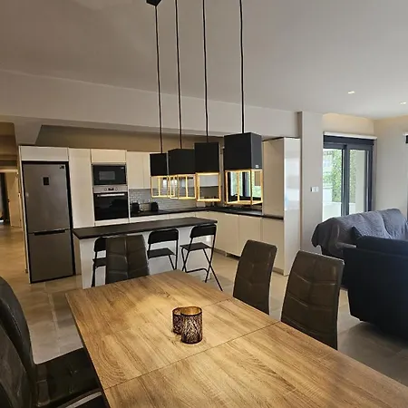 Executive Retreat * Нікосія