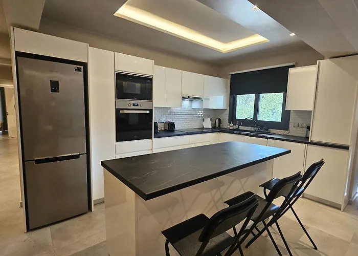 Executive Retreat * Нікосія