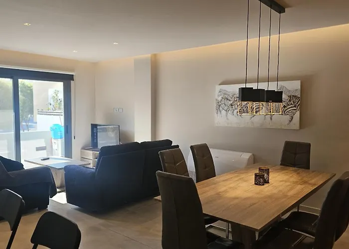 Executive Retreat * Нікосія